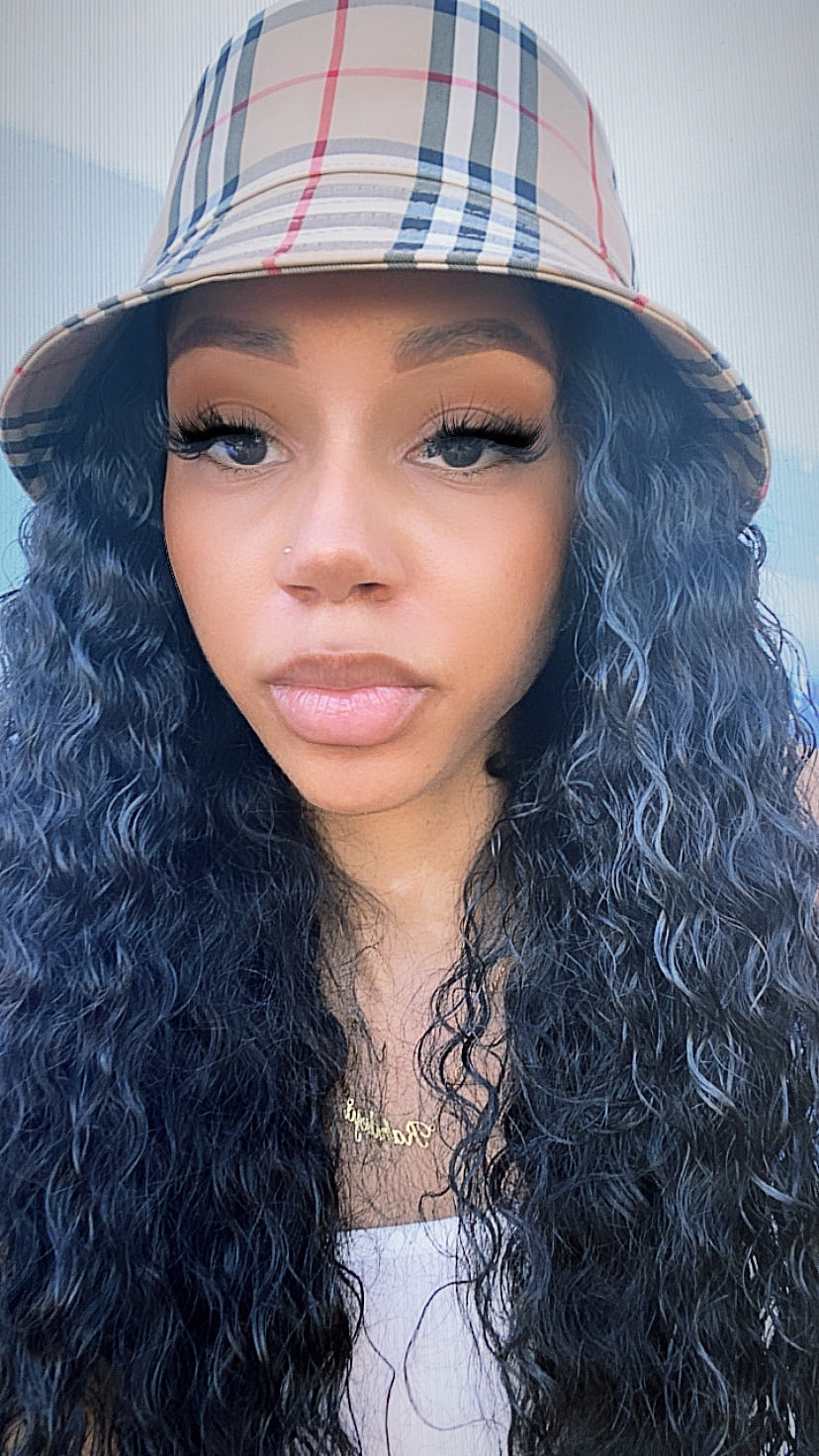 Burberry bucket hat
