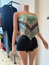 Load image into Gallery viewer, Daisy Denim Shorts
