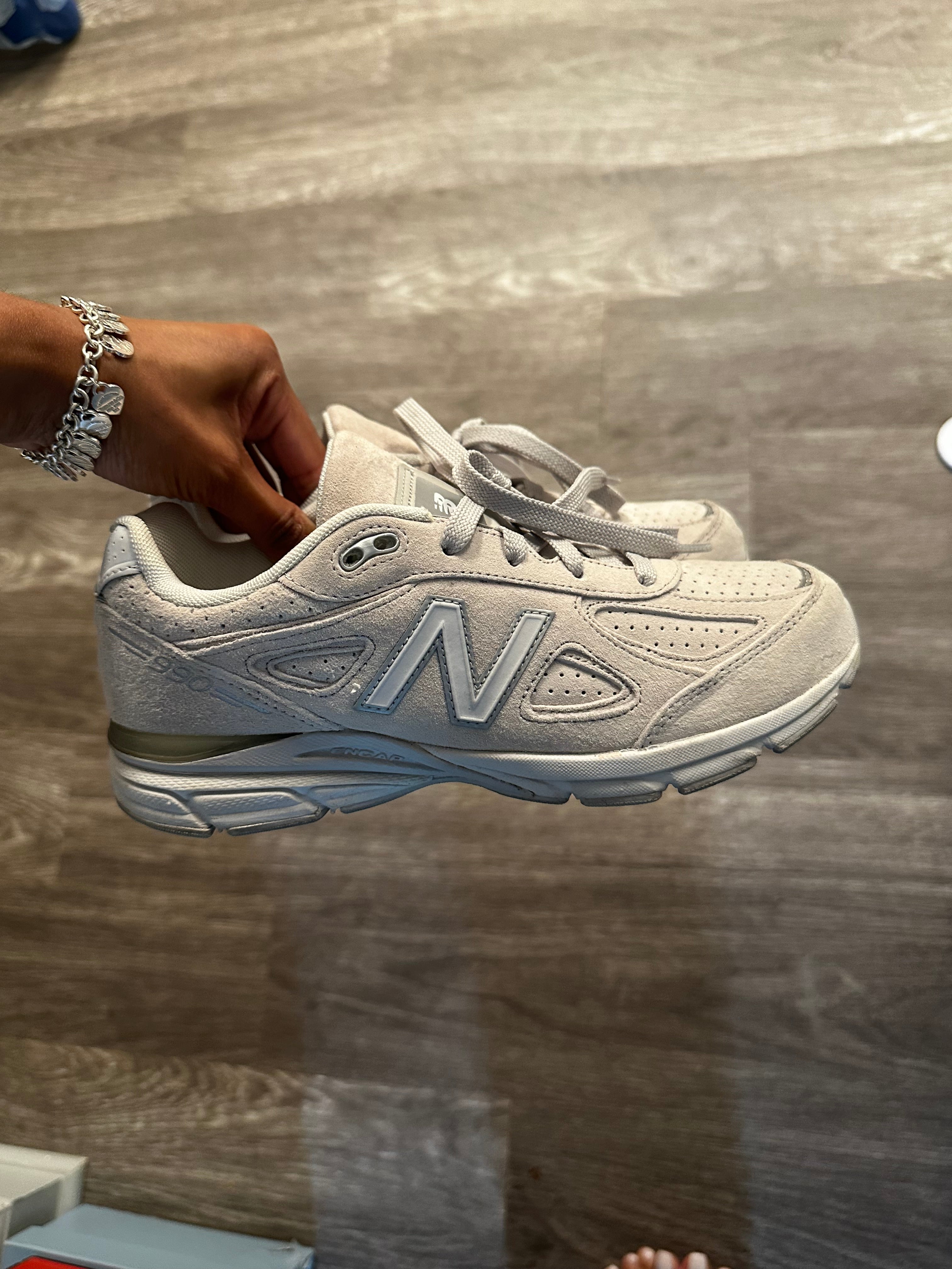 Cream 990s- Women’s 7.5/Kids 6